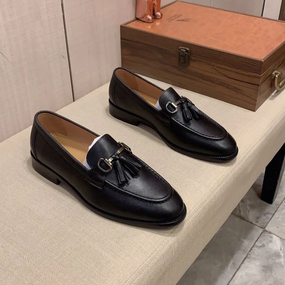 Men's Leather Shoes Men's Shoes 💰480💰💰🎩🎩 [Lightning] [Lightning] "Gucci*" The latest and most popular casual business leather shoes, top brand [Seduce] luxury ~ purchasing agent, top quality ~. [Strong] The upper is made of imported breathable cowhide with matching material ➕ breathable cowhide feet (•) and fine workmanship. The original stylish and stylish soft rubber wear-resistant and non-slip outsole is light and comfortable on the feet. The real thing looks better when photographed in person. 1011: code: 38-44, can be customized to 45
